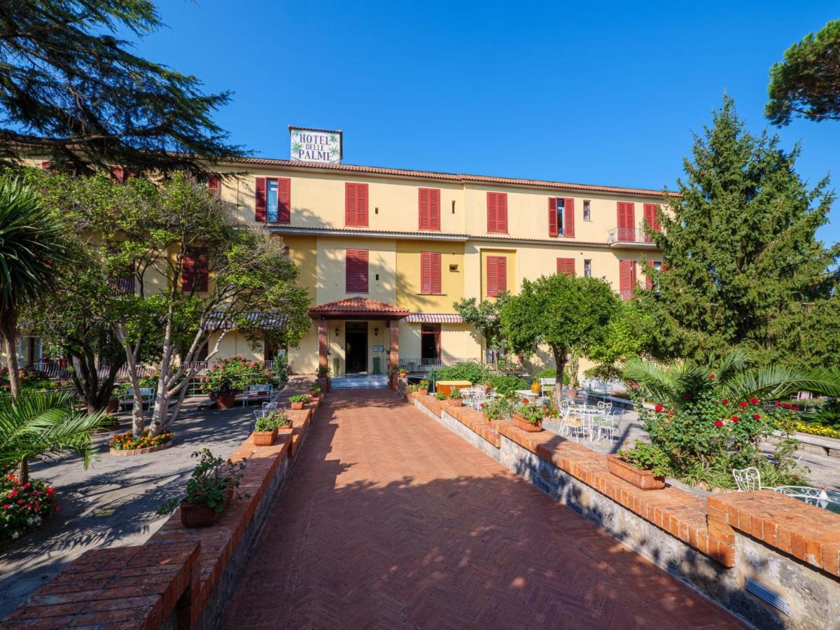 Hotel Delle Palme SantʼAgata sui Due Golfi Exterior foto