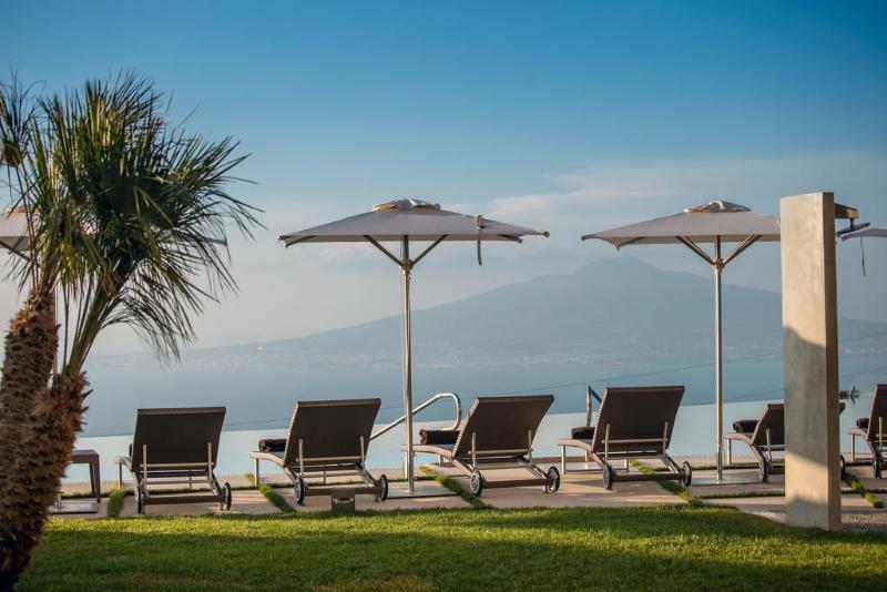 Hotel Delle Palme SantʼAgata sui Due Golfi Exterior foto
